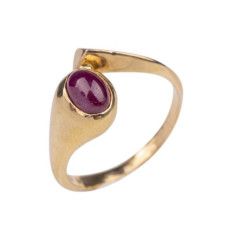 Gouden ring met robijn 