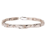 Witgouden armband.